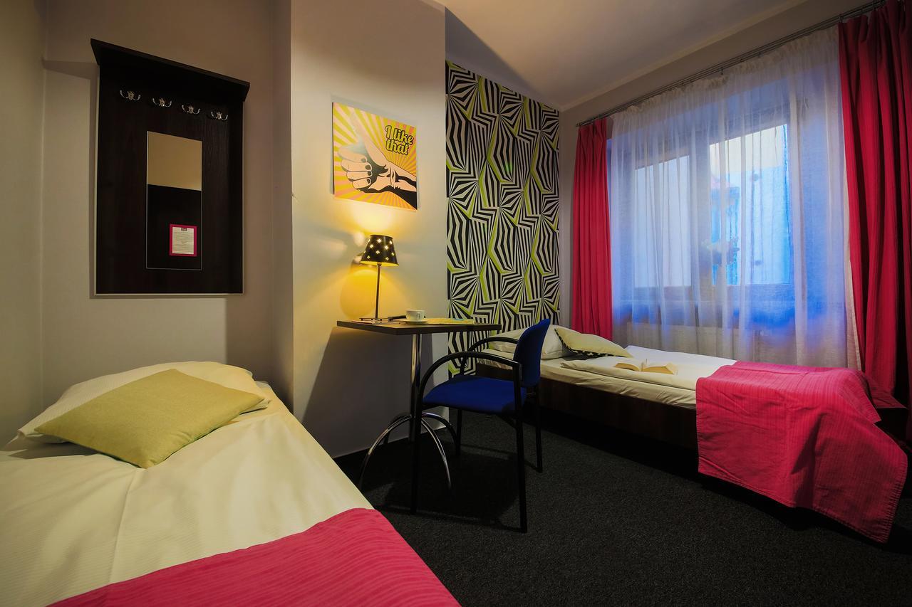 Glow Hostel Breslavia Exterior foto