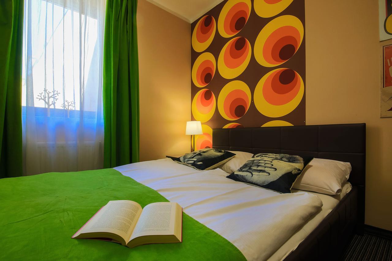 Glow Hostel Breslavia Exterior foto