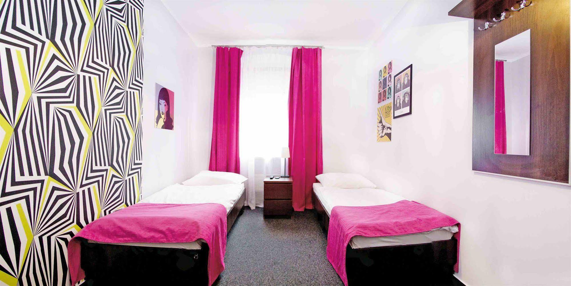 Glow Hostel Breslavia Exterior foto